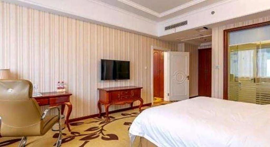 Hotel Vienna International Nanxiang 4*