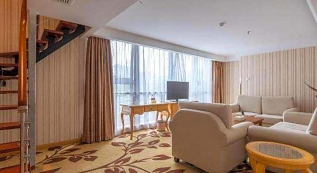 Vienna International Nanxiang Hotel 4*