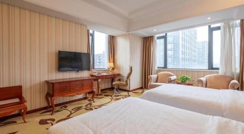 Vienna International Nanxiang Hotel 4*