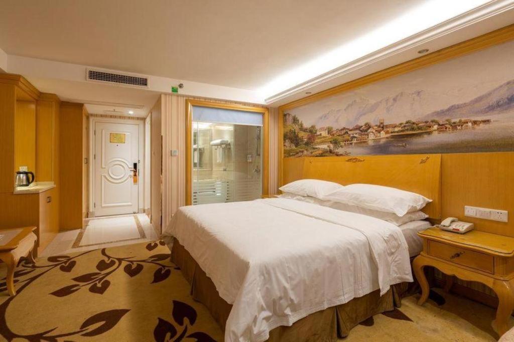Vienna International Nanxiang Hotel 4*