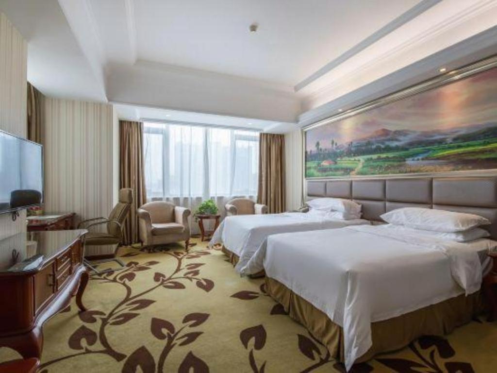 Hotel Vienna International Nanxiang 4*