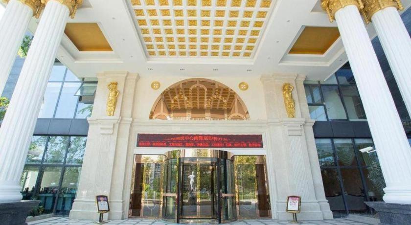 Vienna International Nanxiang Hotel 4*