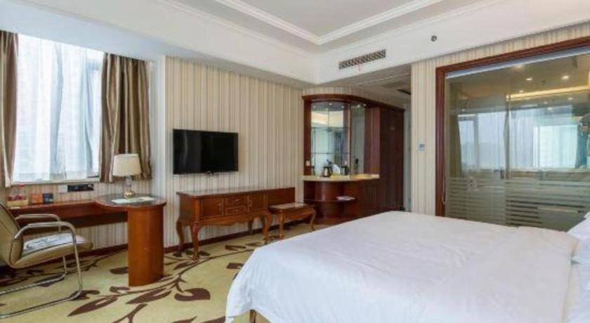 Hotel Vienna International Nanxiang 4*